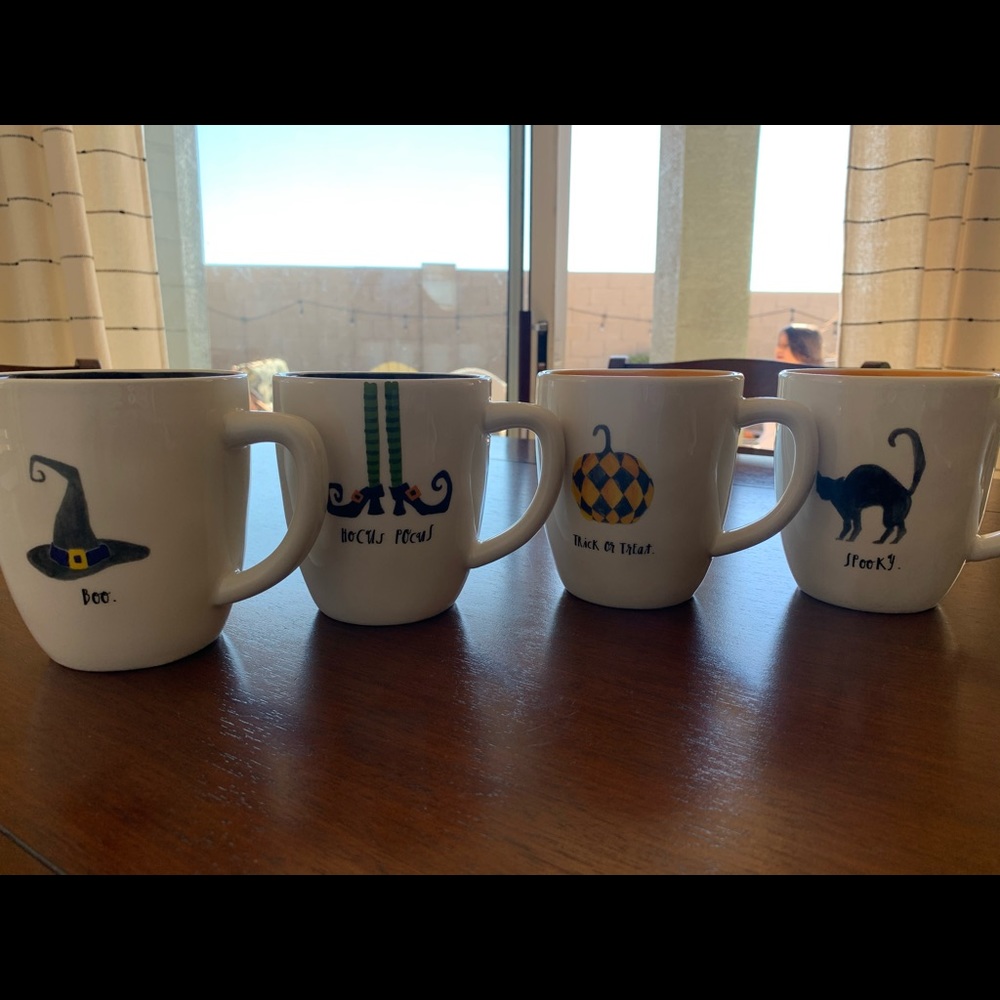 Are Dunn Halloween Mugs